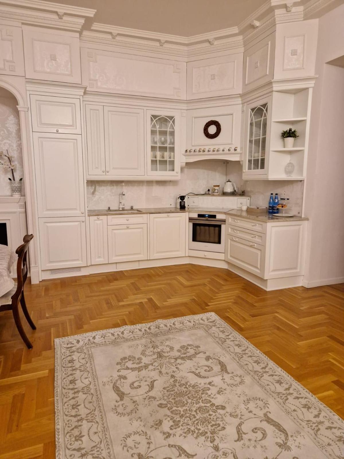 Апартаменты Luxury Living Kopernik Варшава Экстерьер фото